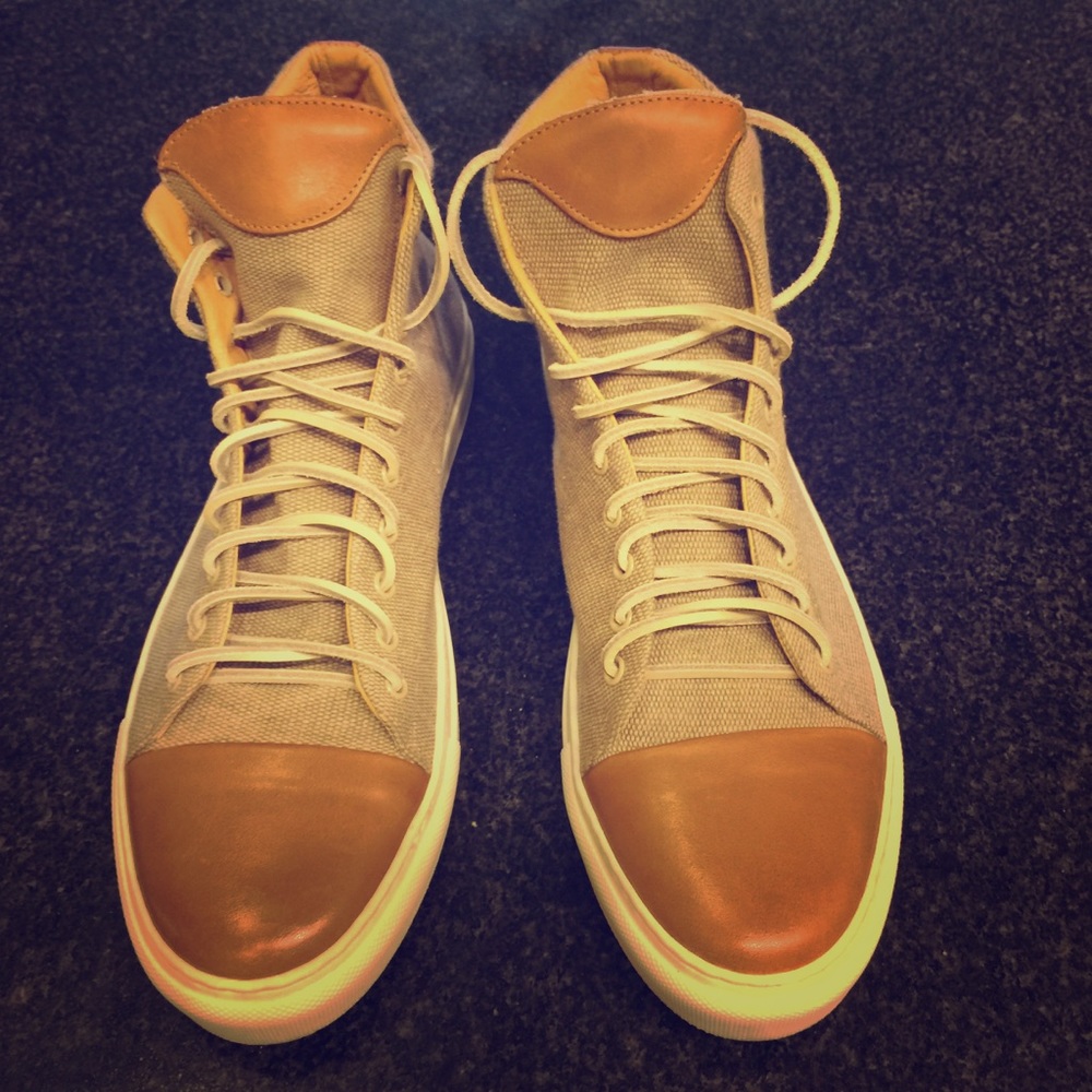 High top fashion sneaker